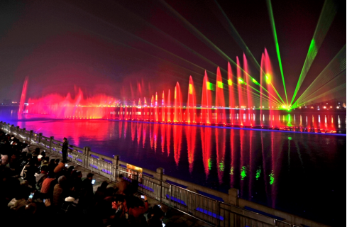 “大美江油?韻律涪江”水上音樂噴泉燈光秀